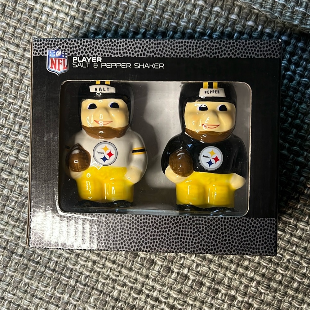 Pittsburgh Steelers Players Salt & Pepper Set